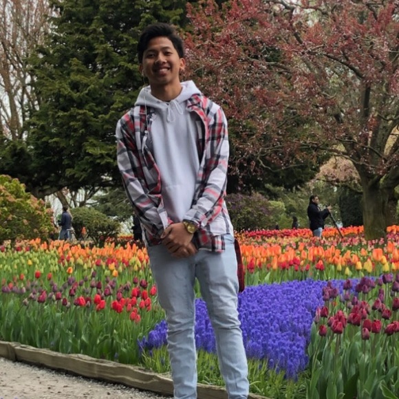 Meet your Posher, Gilbert - Picture 1 of 1